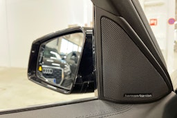 musta Mercedes-Benz E 2015 kuva 28.