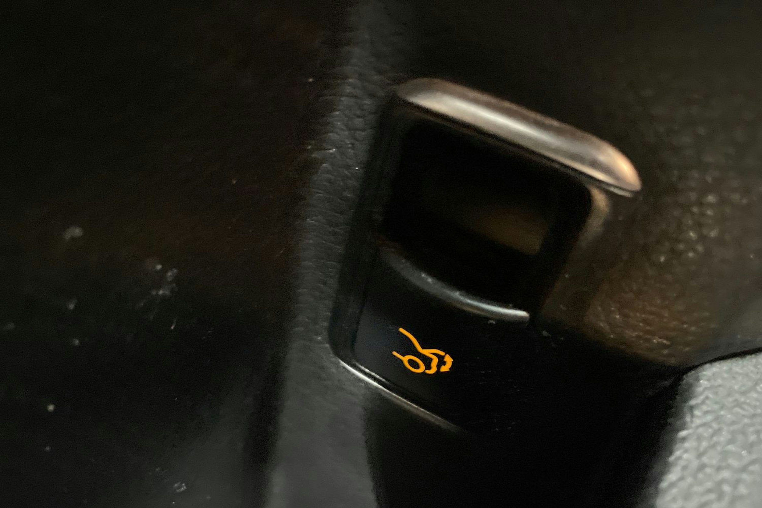 musta Mercedes-Benz E 2015 kuva 29.