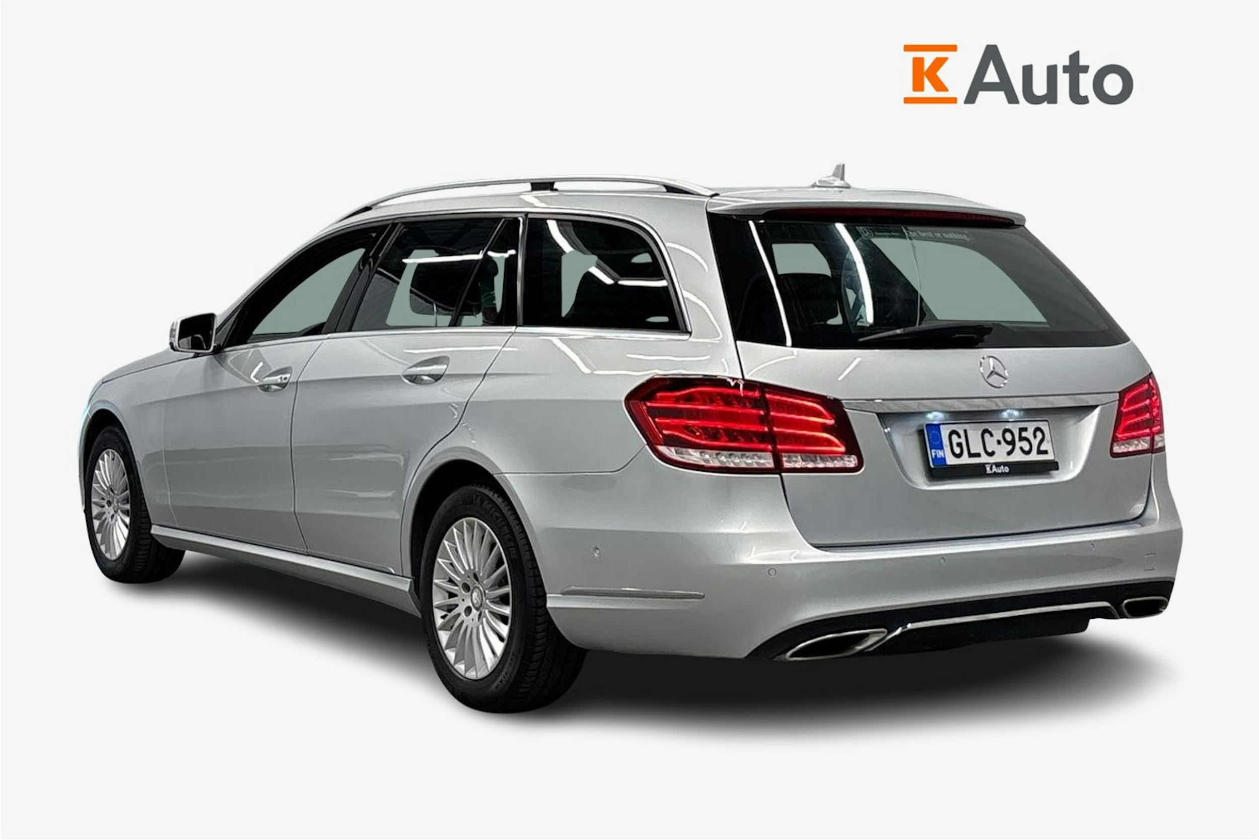 harmaa Mercedes-Benz E 2015 kuva 2.