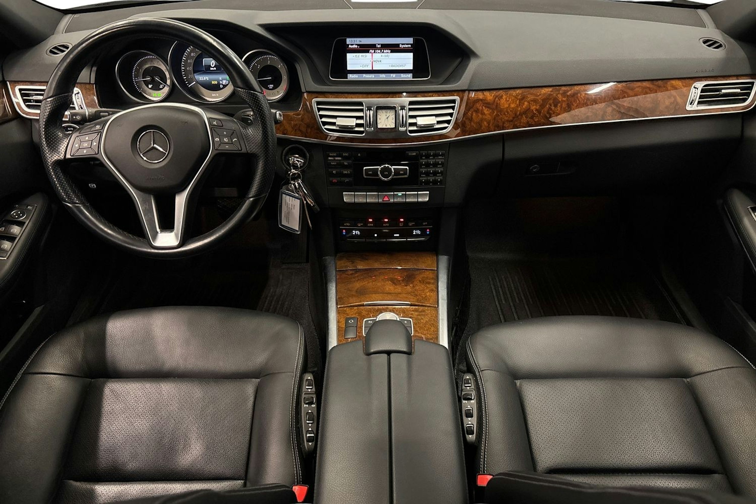 harmaa Mercedes-Benz E 2015 kuva 9.