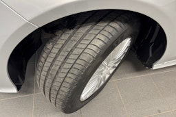 harmaa Mercedes-Benz E 2015 kuva 13.