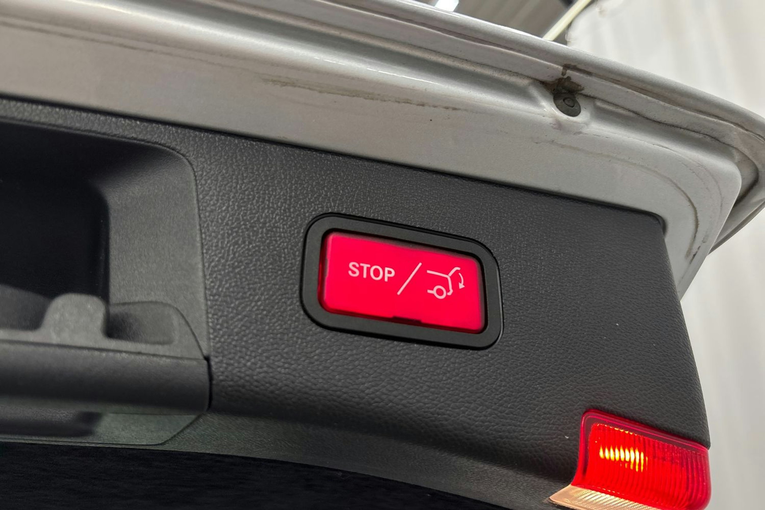 harmaa Mercedes-Benz E 2015 kuva 17.
