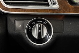 harmaa Mercedes-Benz E 2015 kuva 23.