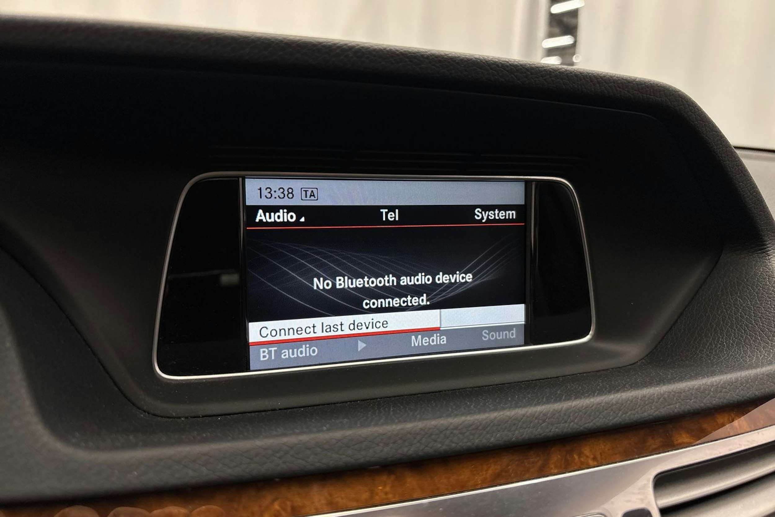 harmaa Mercedes-Benz E 2015 kuva 24.