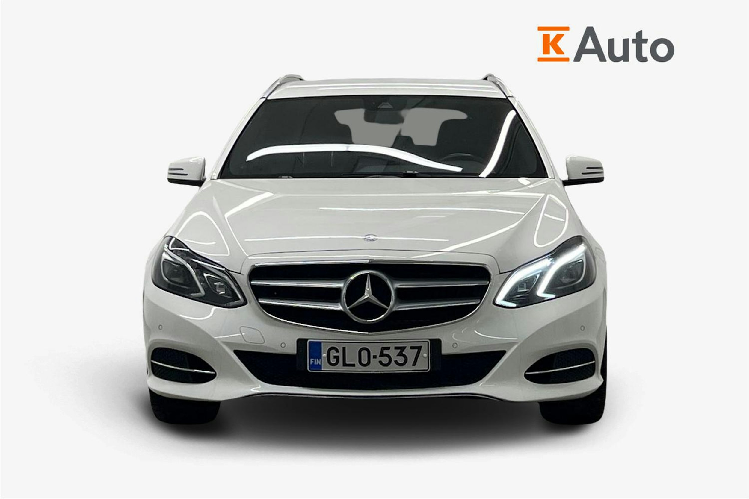 valkoinen Mercedes-Benz E 2015 kuva 5.