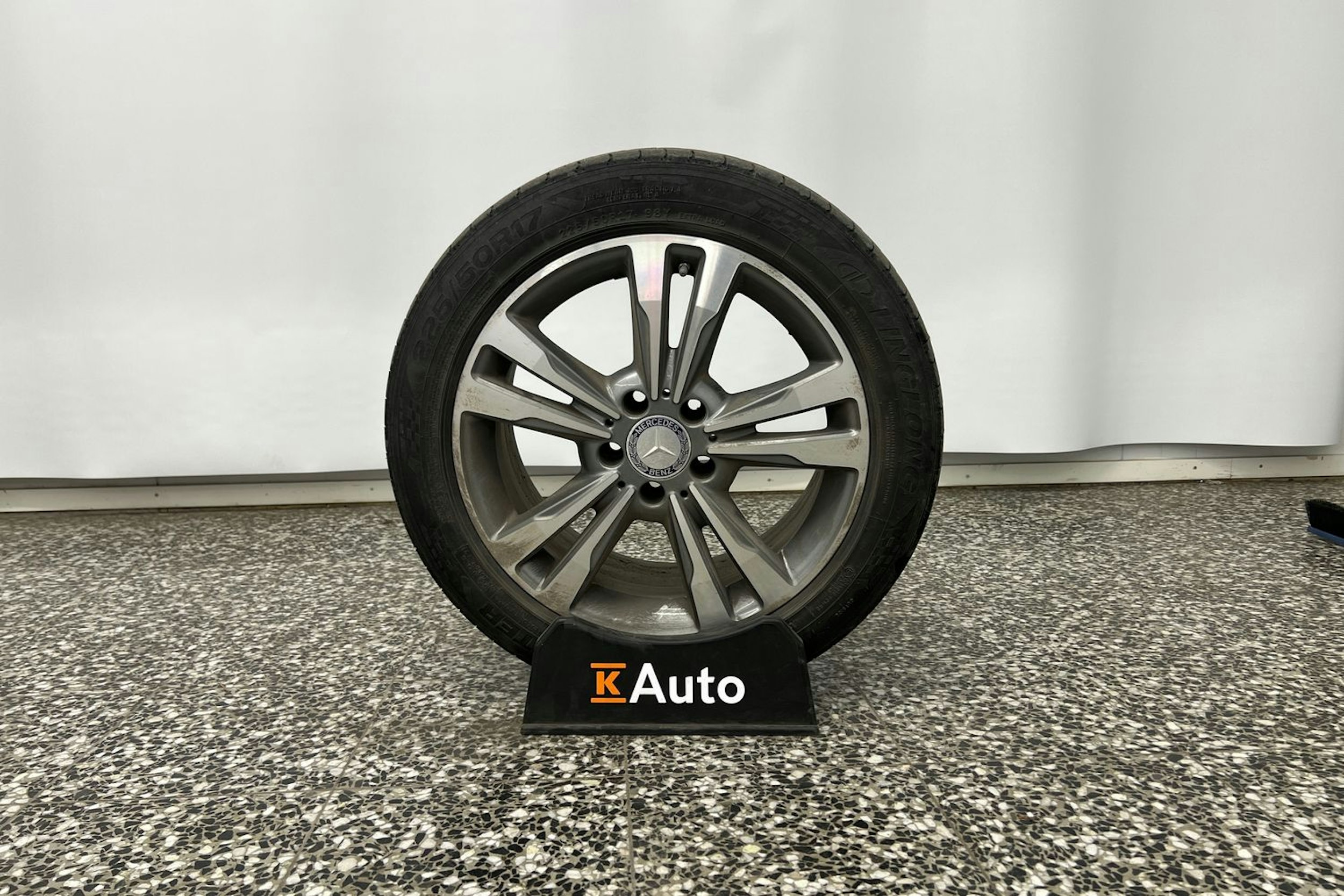 valkoinen Mercedes-Benz E 2015 kuva 14.