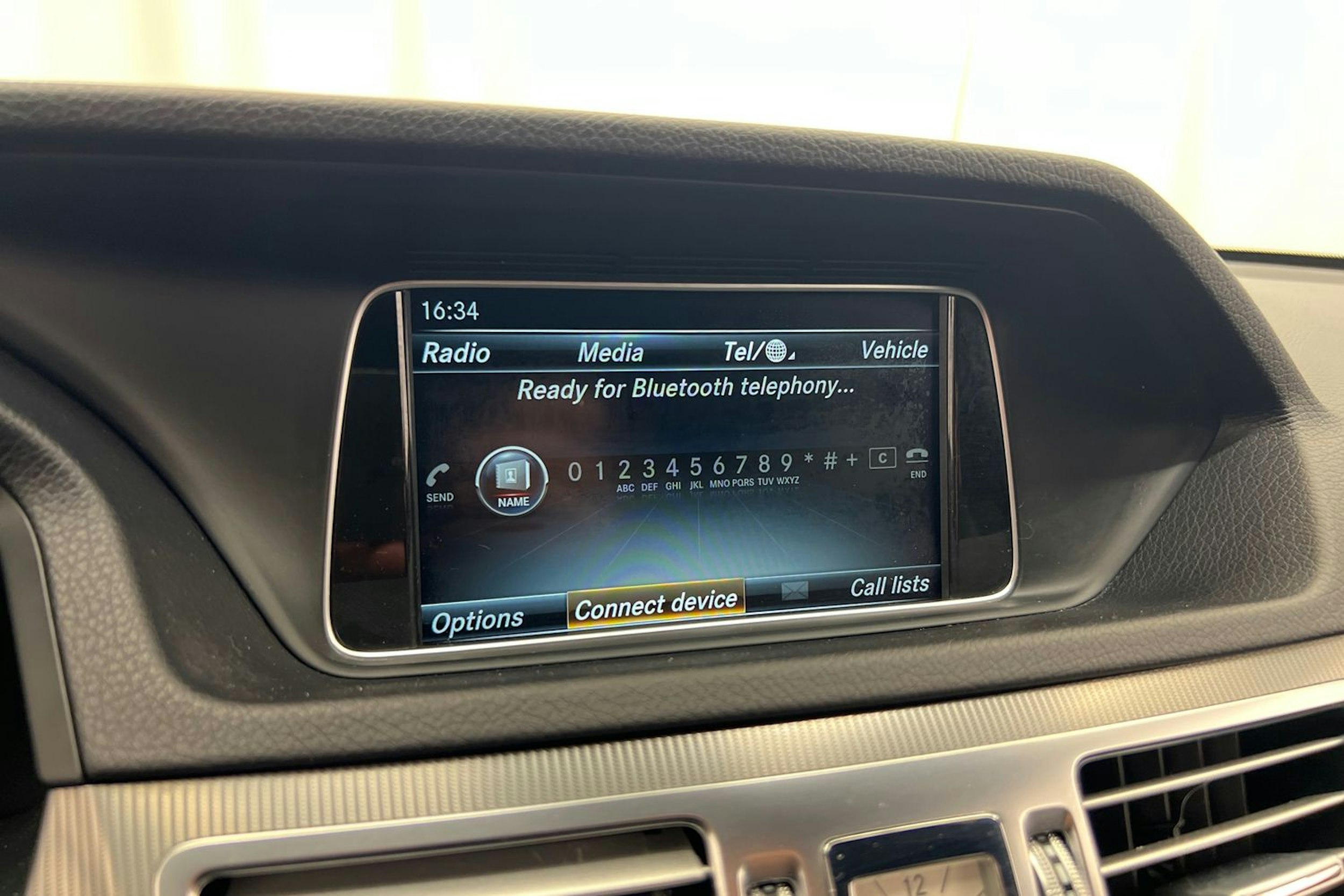 valkoinen Mercedes-Benz E 2015 kuva 24.