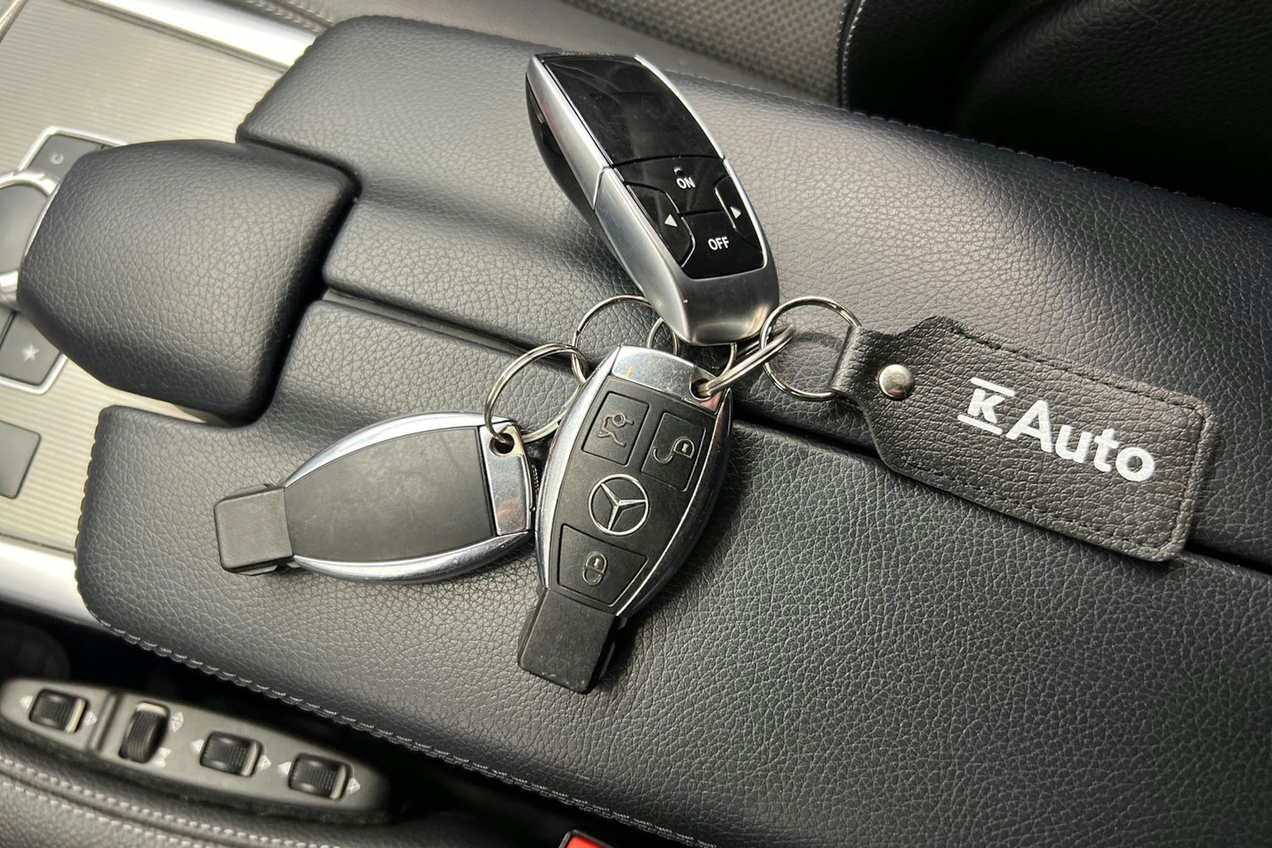 valkoinen Mercedes-Benz E 2015 kuva 29.