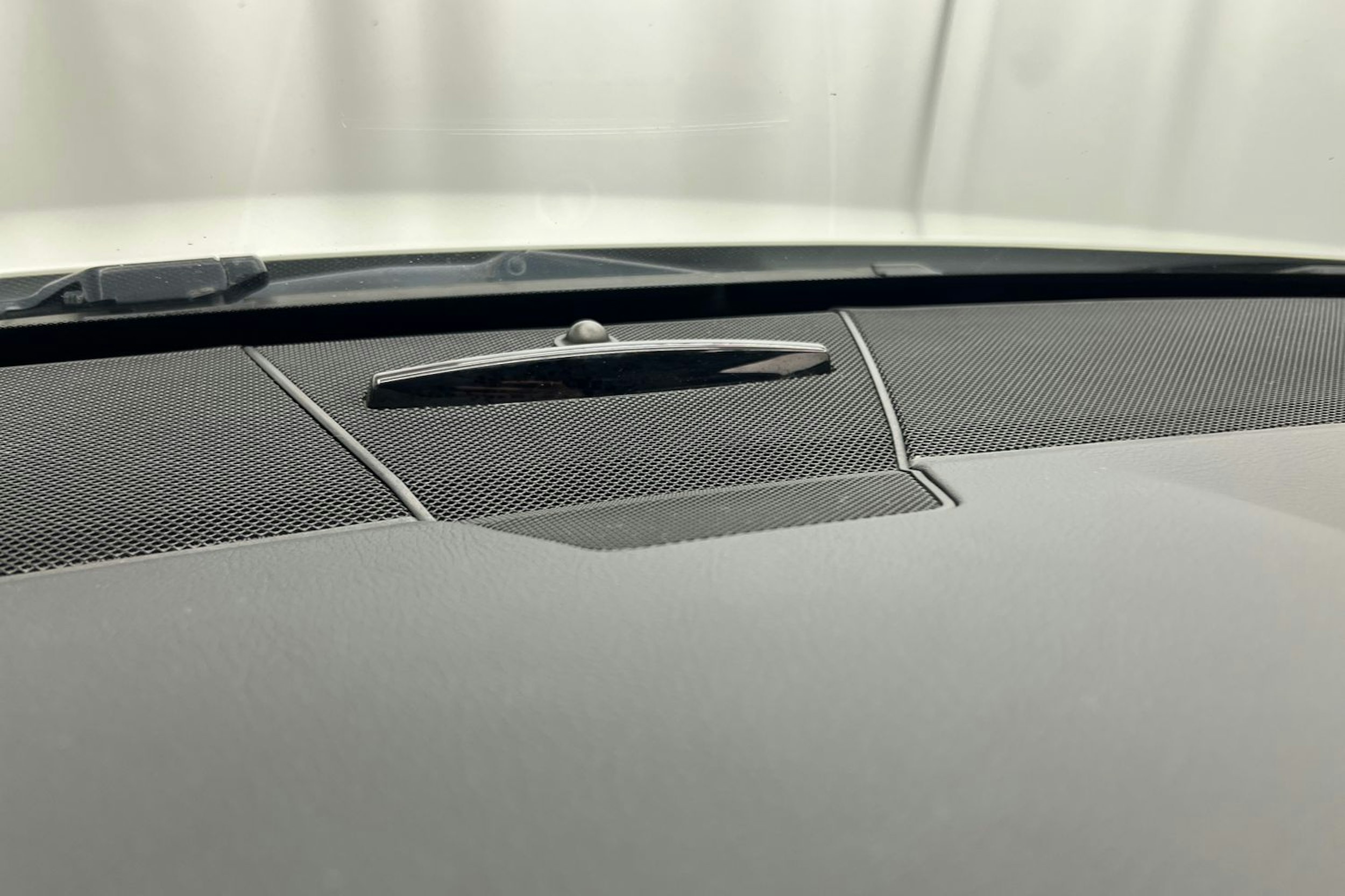 valkoinen Mercedes-Benz E 2015 kuva 30.