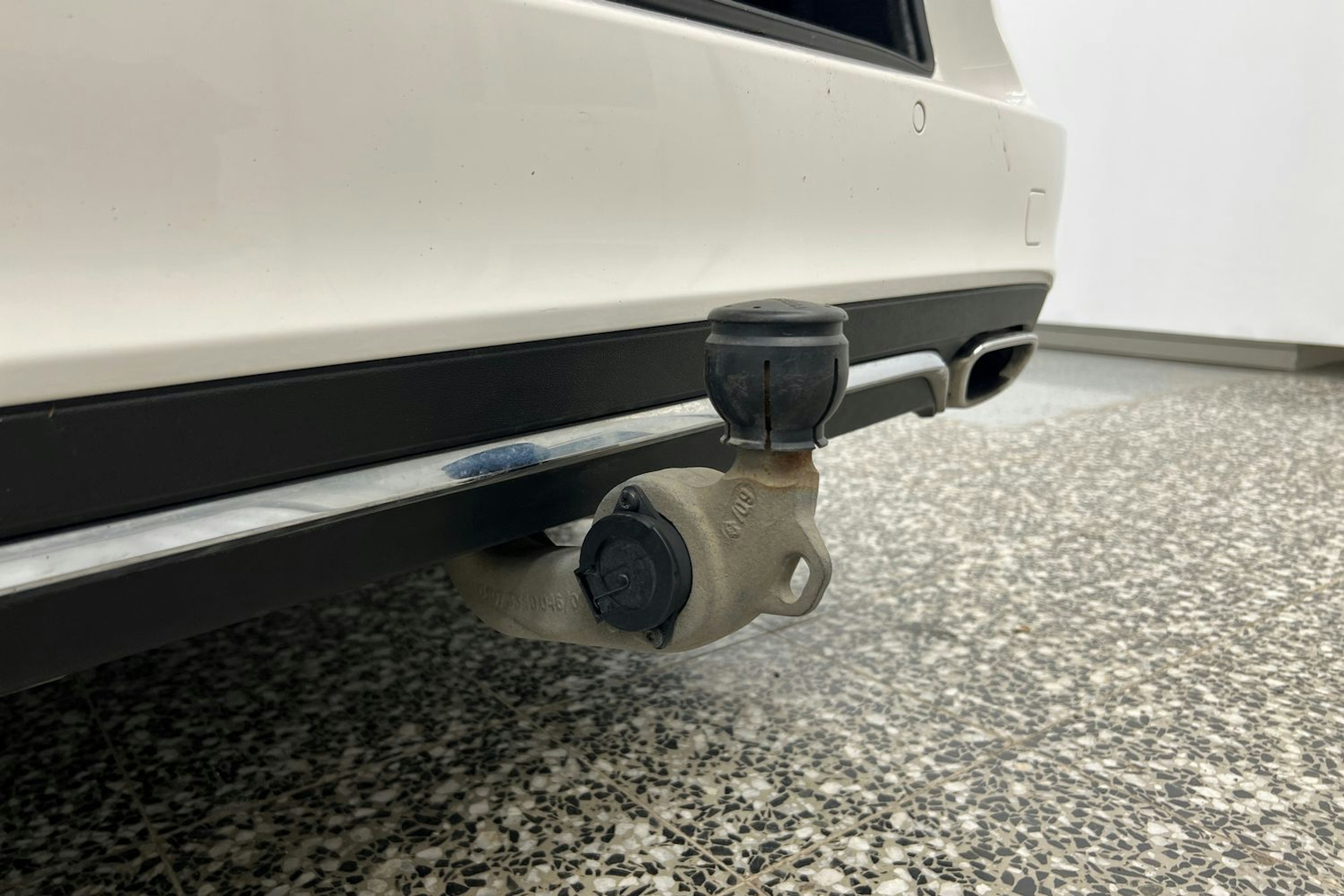 valkoinen Mercedes-Benz E 2015 kuva 34.