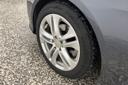 Harmaa Mercedes-Benz E 2015 kuva 10.