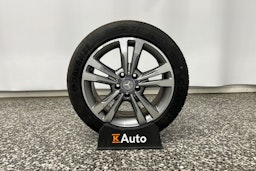 Harmaa Mercedes-Benz E 2015 kuva 11.