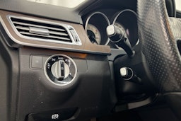 Harmaa Mercedes-Benz E 2015 kuva 17.