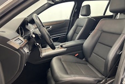 Harmaa Mercedes-Benz E 2015 kuva 25.