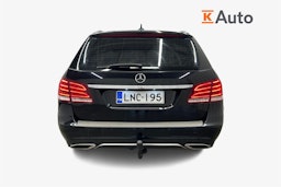 musta Mercedes-Benz E 2015 kuva 3.