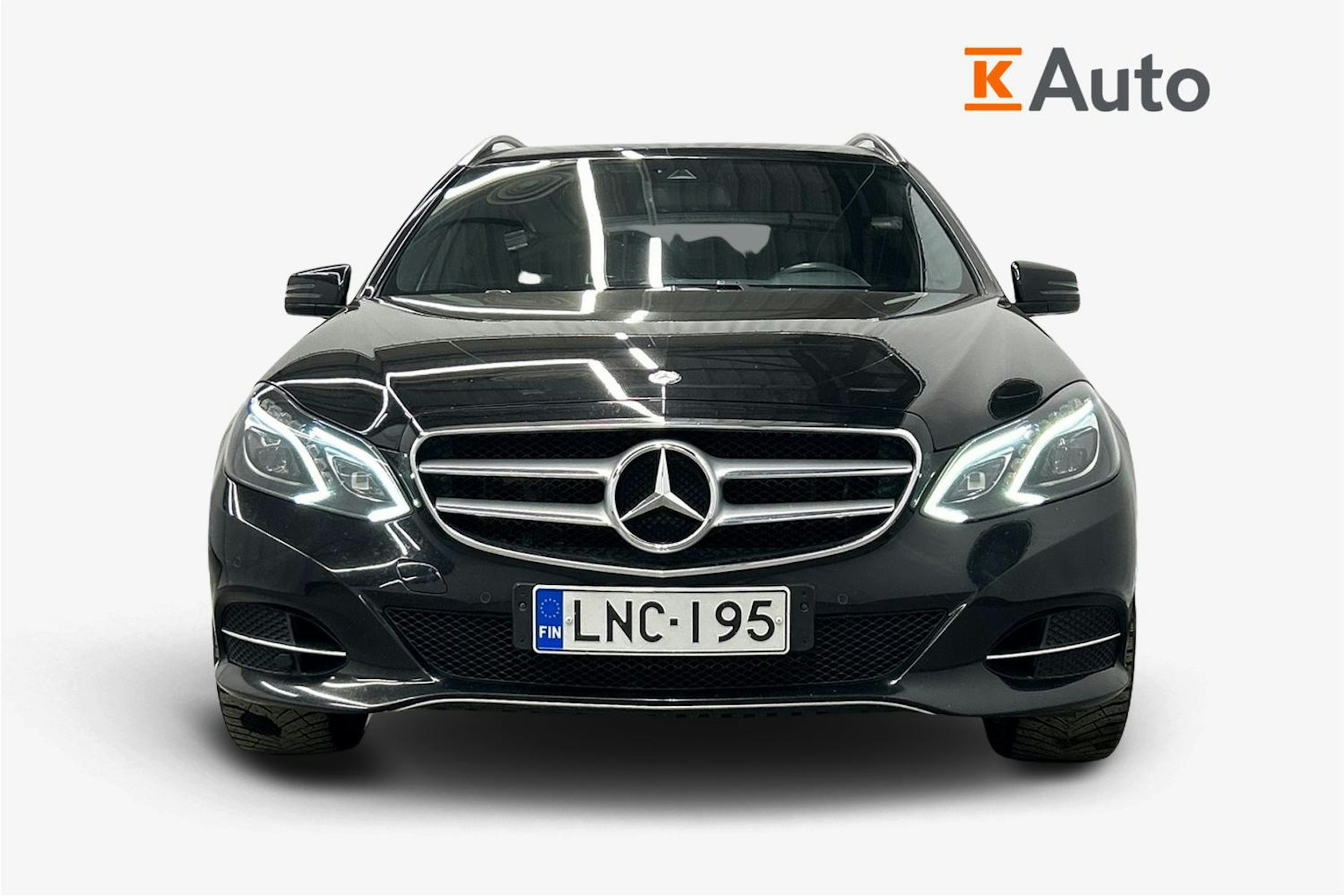 musta Mercedes-Benz E 2015 kuva 5.