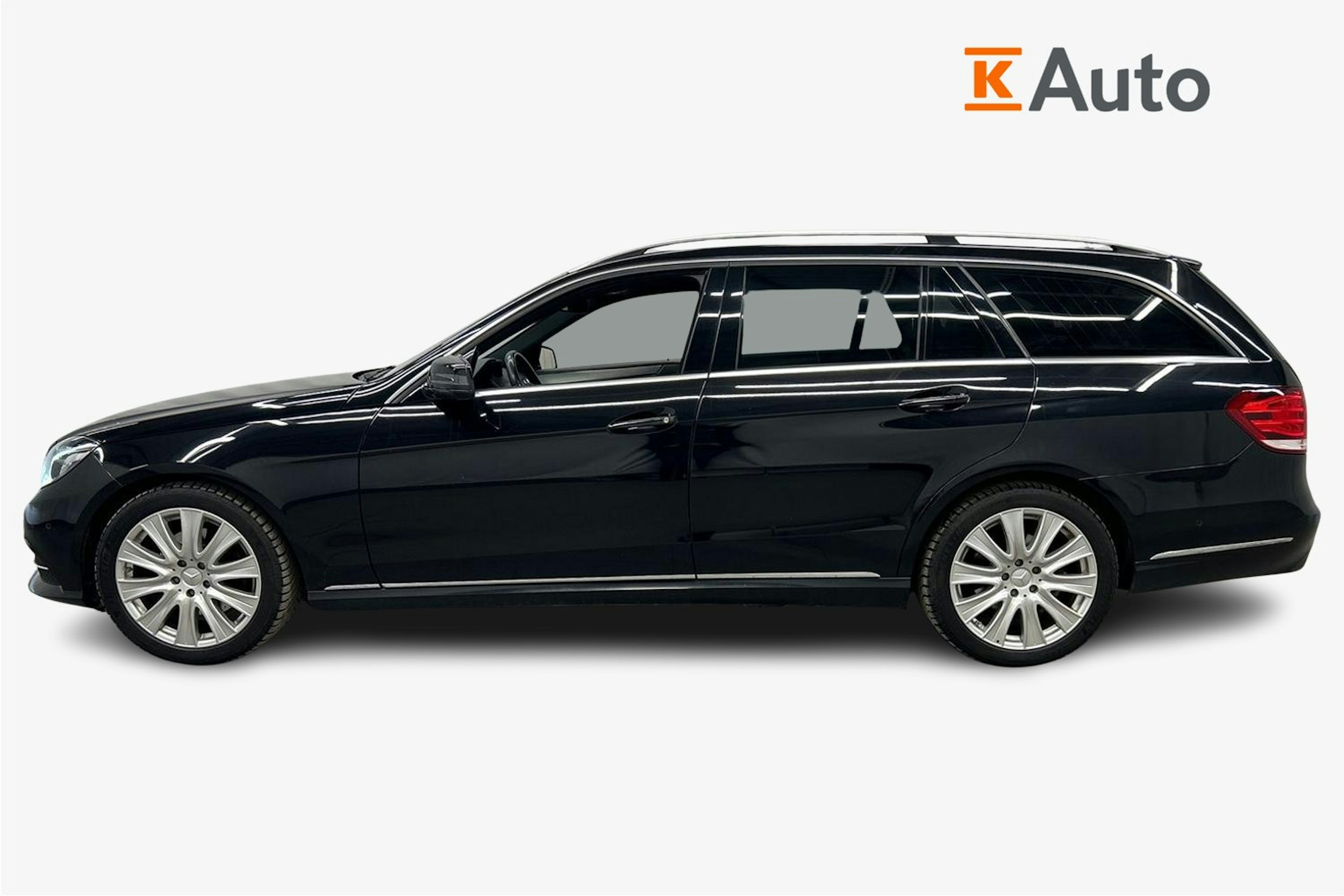 musta Mercedes-Benz E 2015 kuva 6.