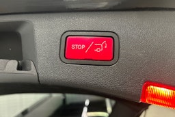 musta Mercedes-Benz E 2015 kuva 17.