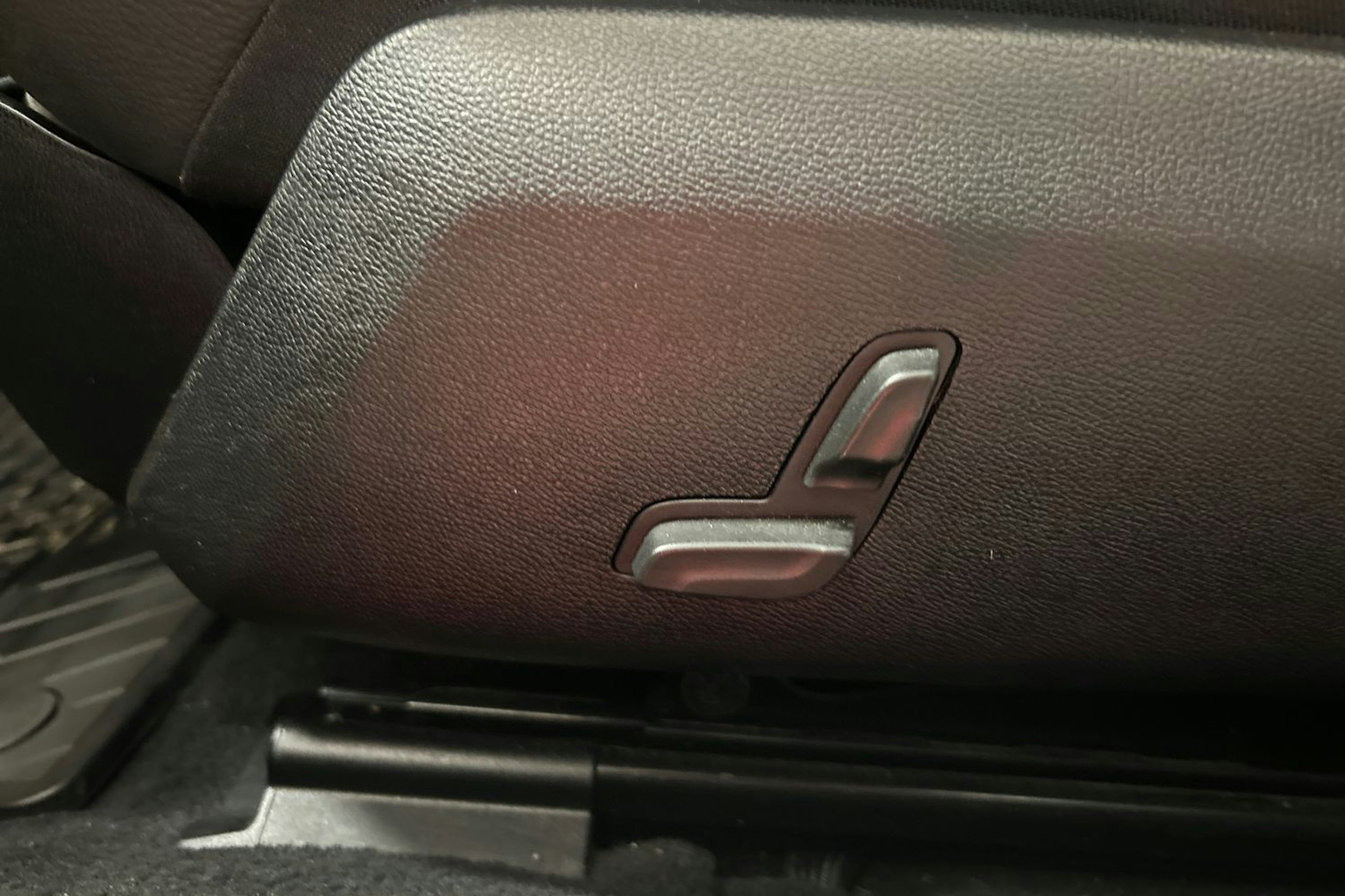 musta Mercedes-Benz E 2015 kuva 19.