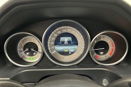 musta Mercedes-Benz E 2015 kuva 20.