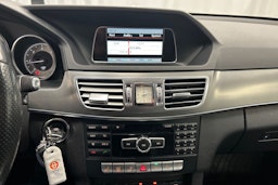 musta Mercedes-Benz E 2015 kuva 24.