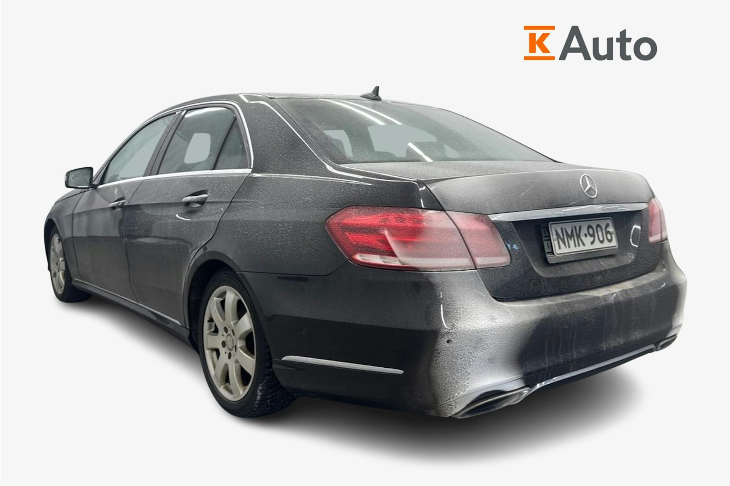 musta Mercedes-Benz E 2015 kuva 2.