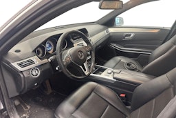 musta Mercedes-Benz E 2015 kuva 3.