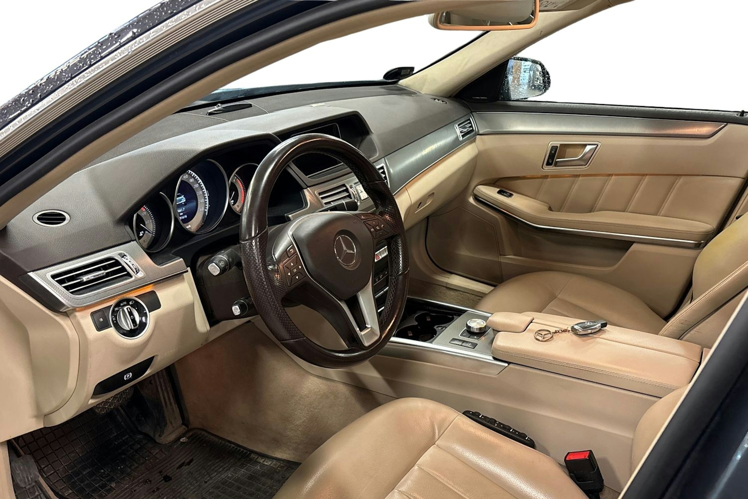 harmaa Mercedes-Benz E 2015 kuva 3.