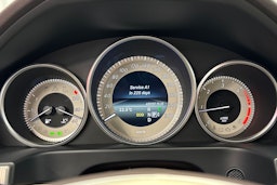 harmaa Mercedes-Benz E 2015 kuva 19.