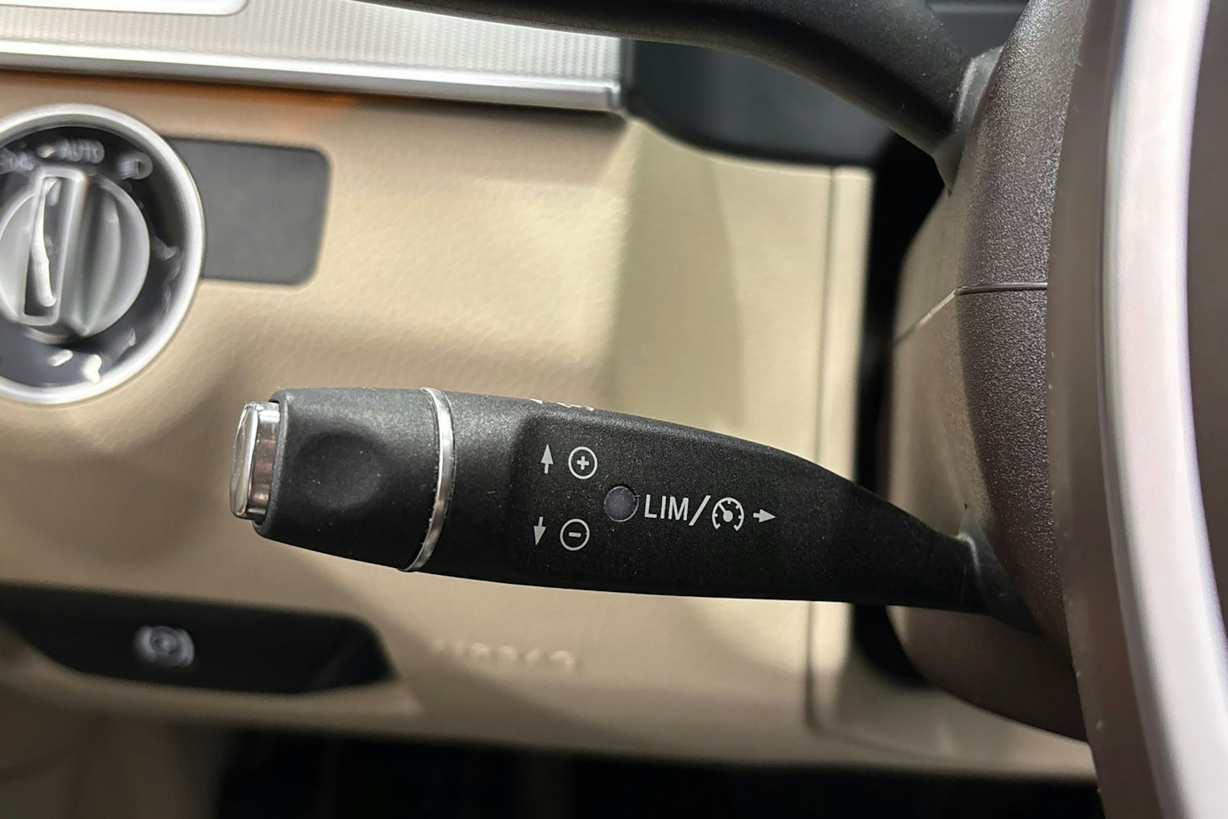 harmaa Mercedes-Benz E 2015 kuva 20.