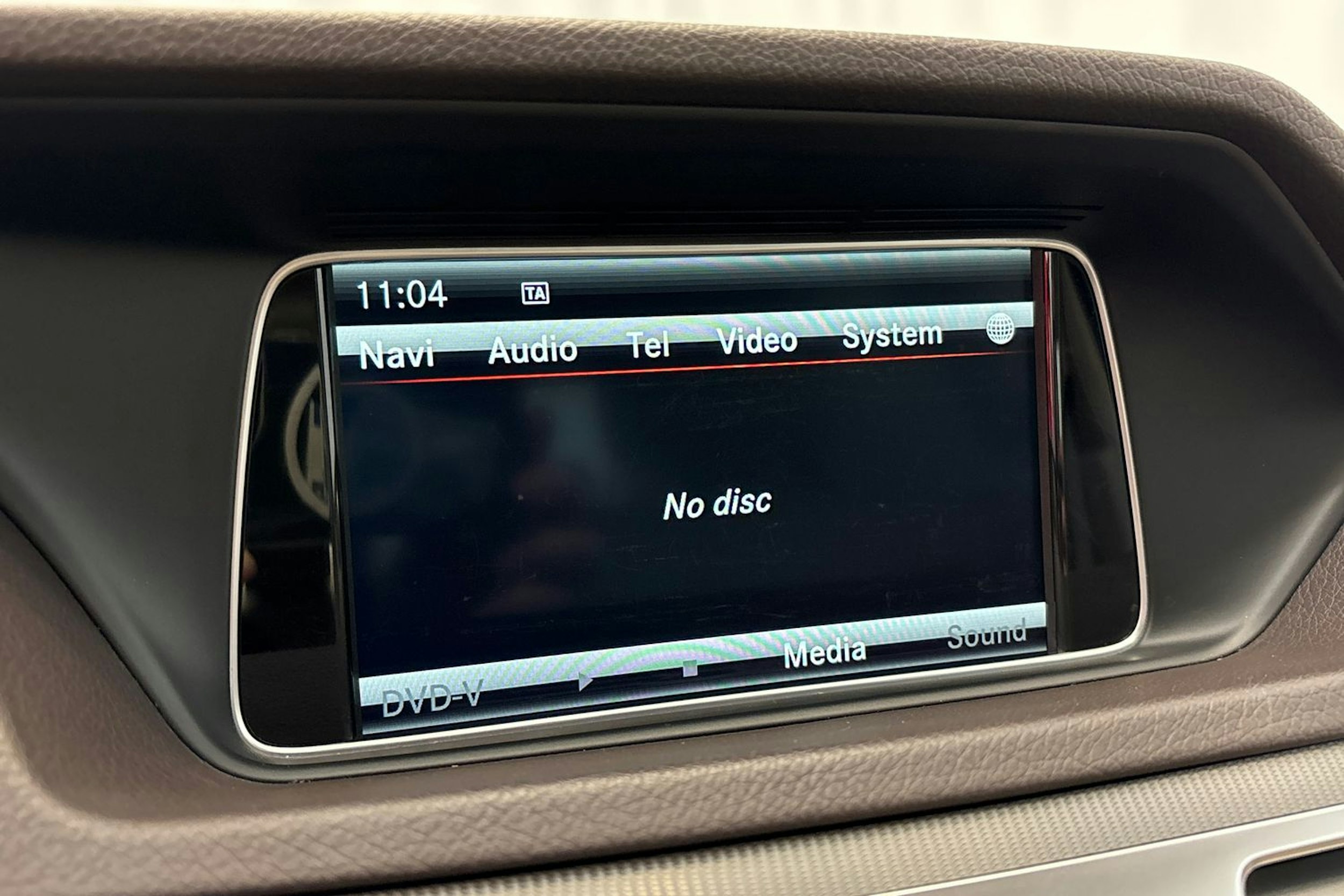 harmaa Mercedes-Benz E 2015 kuva 24.