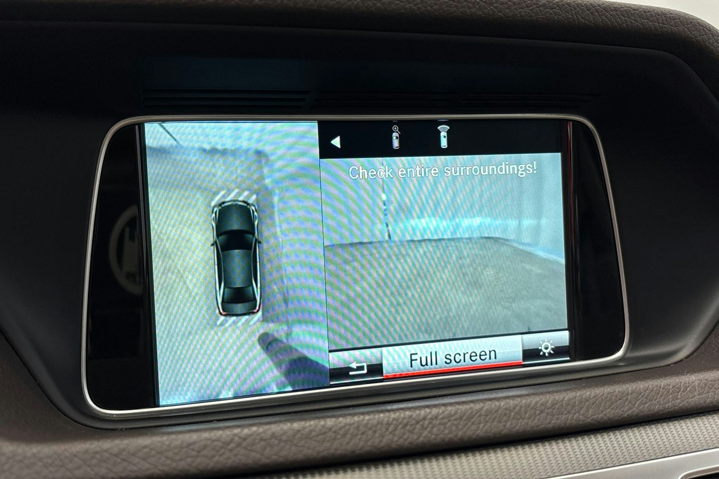 harmaa Mercedes-Benz E 2015 kuva 25.