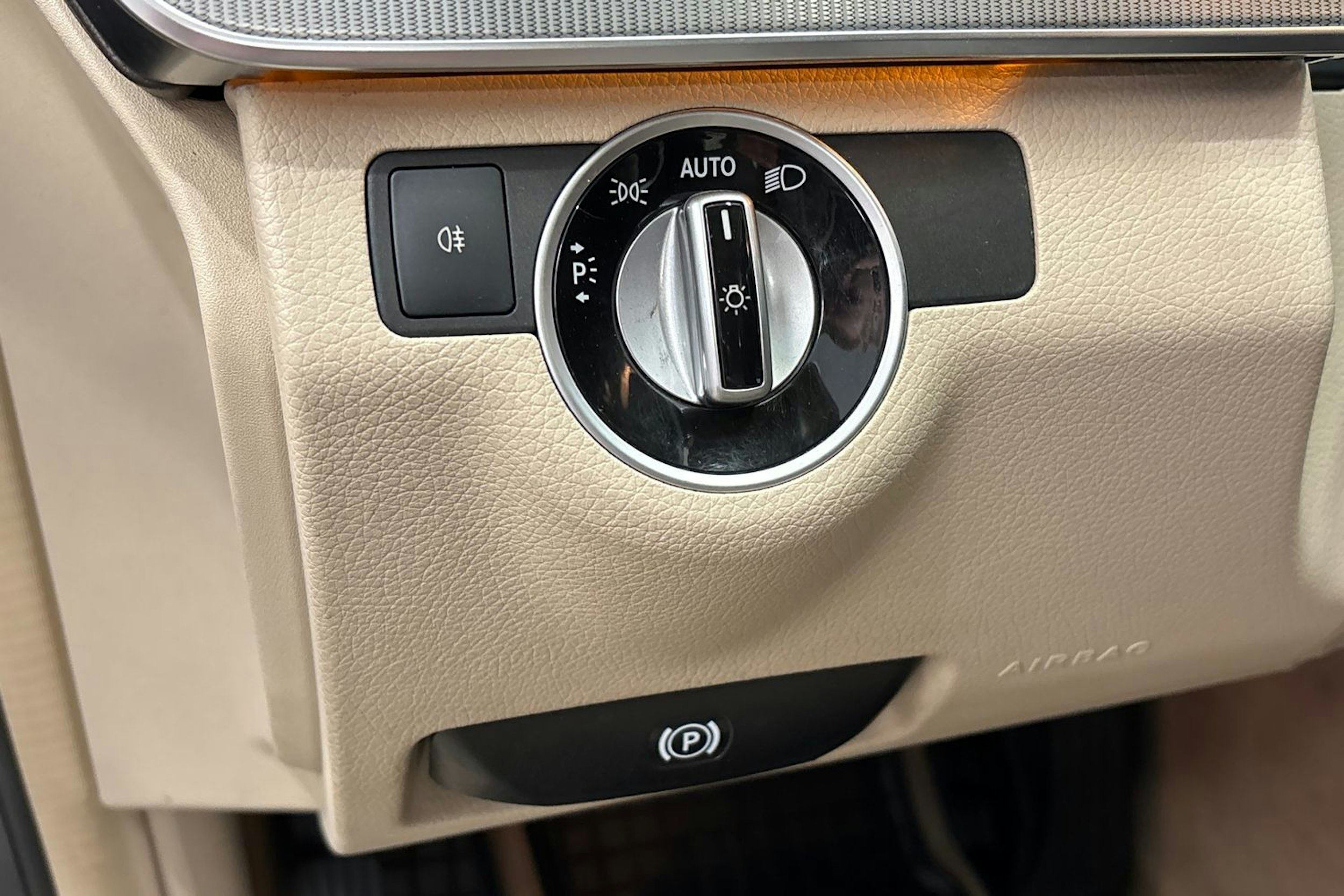 harmaa Mercedes-Benz E 2015 kuva 33.