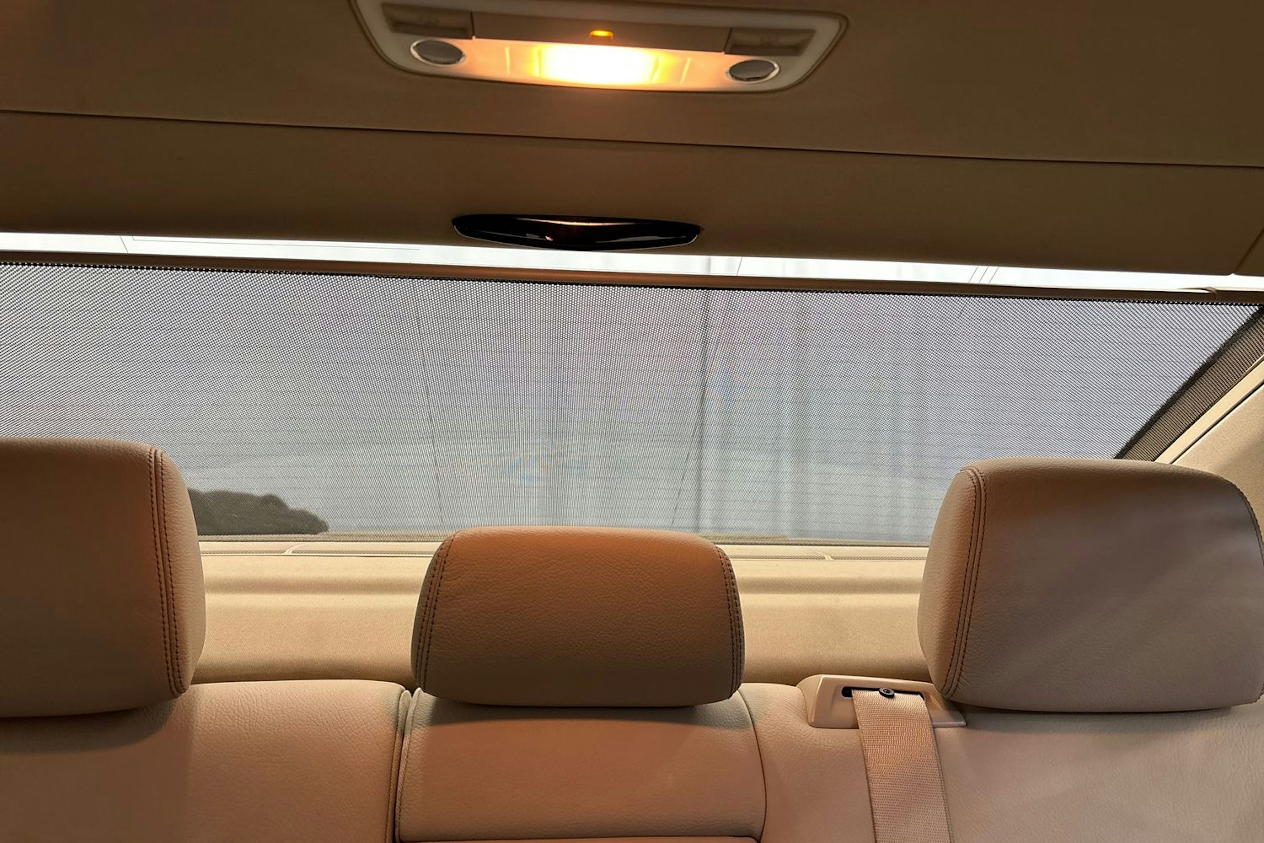 harmaa Mercedes-Benz E 2015 kuva 36.
