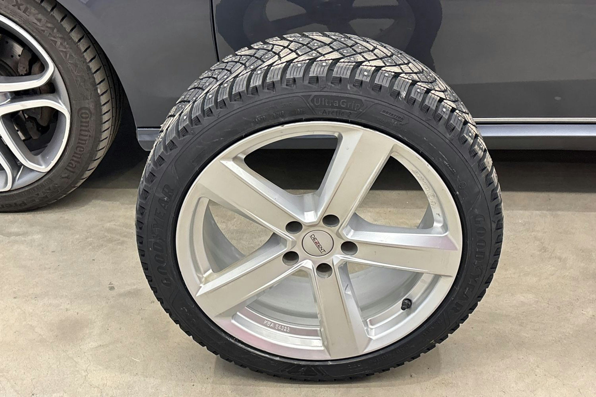 harmaa Mercedes-Benz E 2015 kuva 41.
