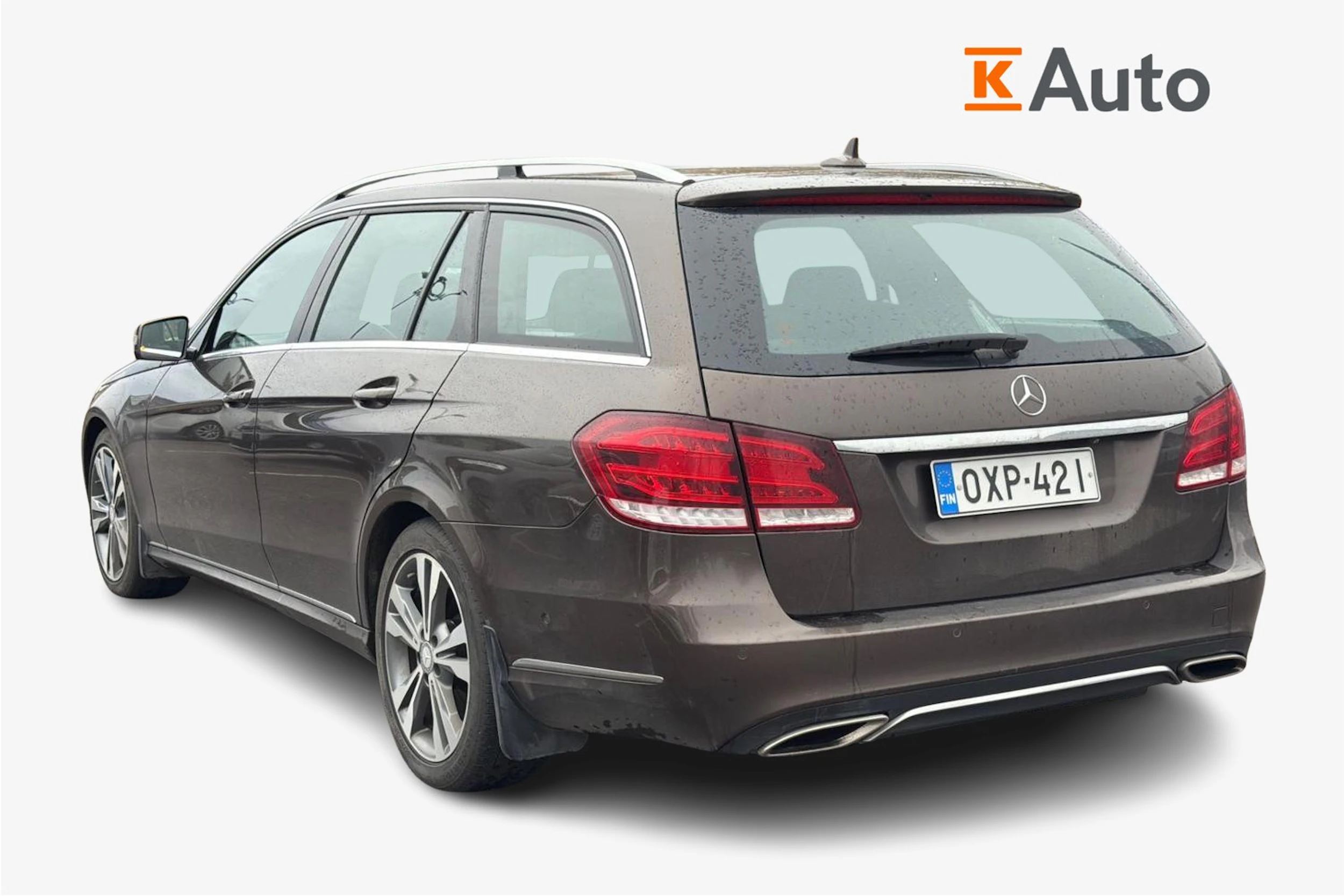 ruskea (beige) Mercedes-Benz E 2015 kuva 2.
