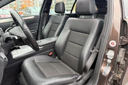 ruskea (beige) Mercedes-Benz E 2015 kuva 4.