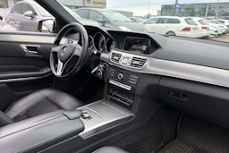 ruskea (beige) Mercedes-Benz E 2015 kuva 6.
