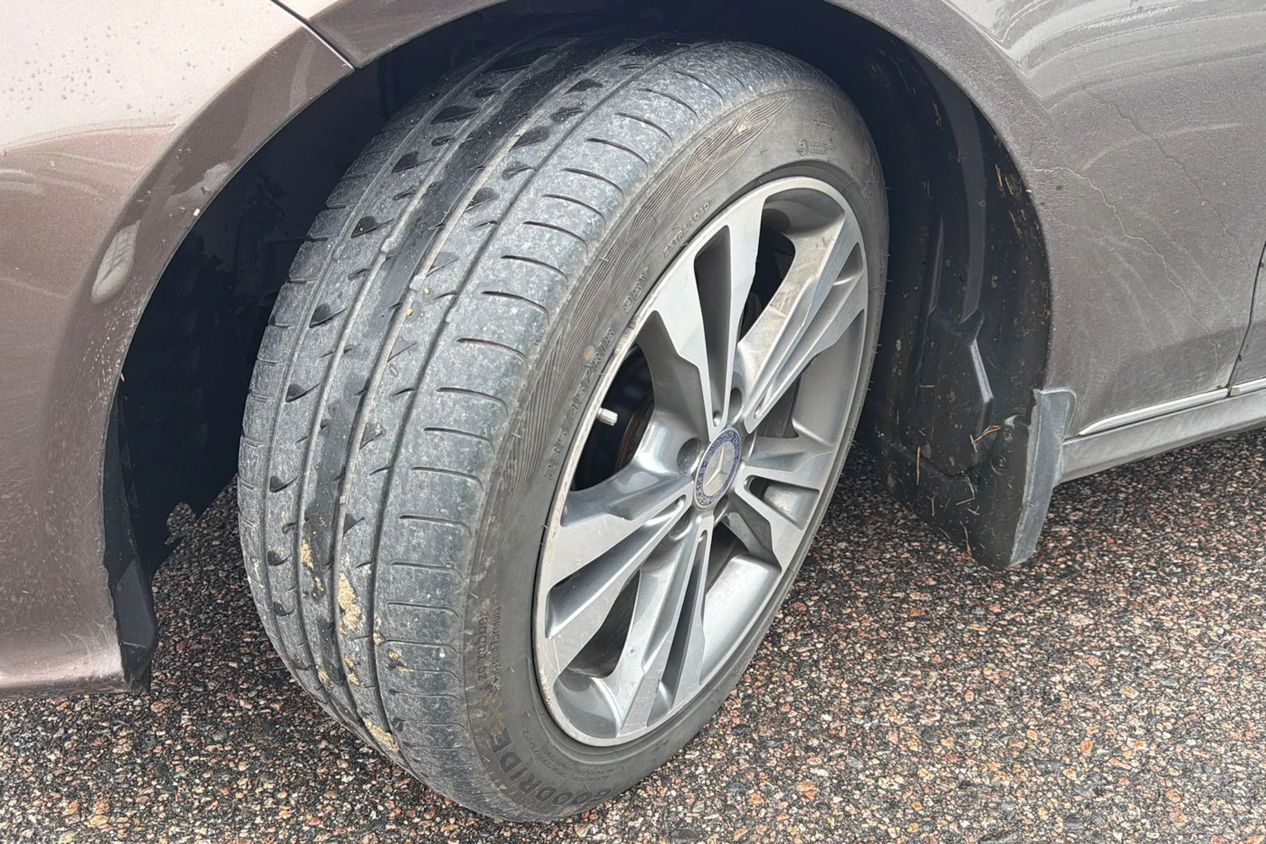 ruskea (beige) Mercedes-Benz E 2015 kuva 8.