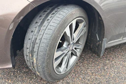 ruskea (beige) Mercedes-Benz E 2015 kuva 8.