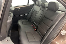 ruskea (beige) Mercedes-Benz E 2015 kuva 10.