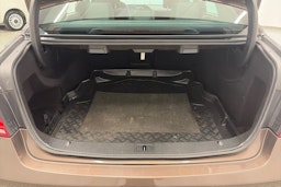 ruskea (beige) Mercedes-Benz E 2015 kuva 13.