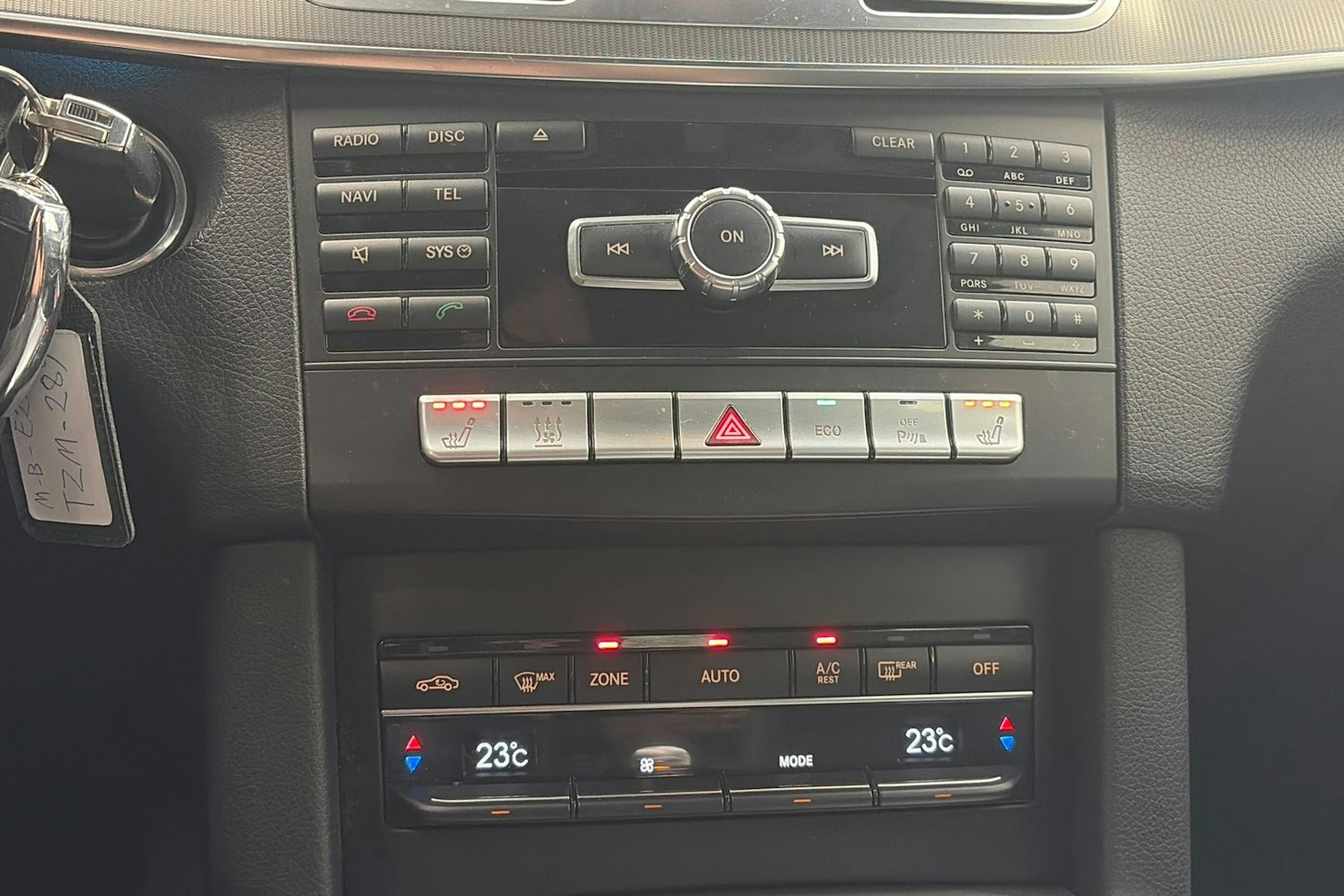 ruskea (beige) Mercedes-Benz E 2015 kuva 20.