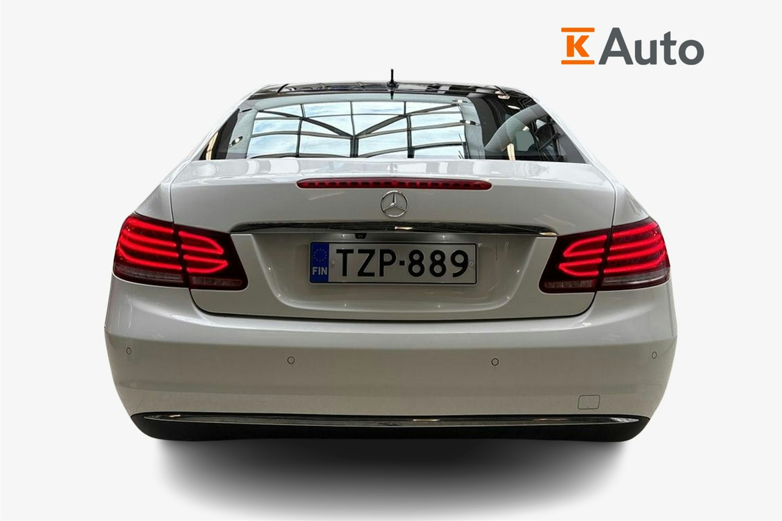 valkoinen Mercedes-Benz E 2015 kuva 3.