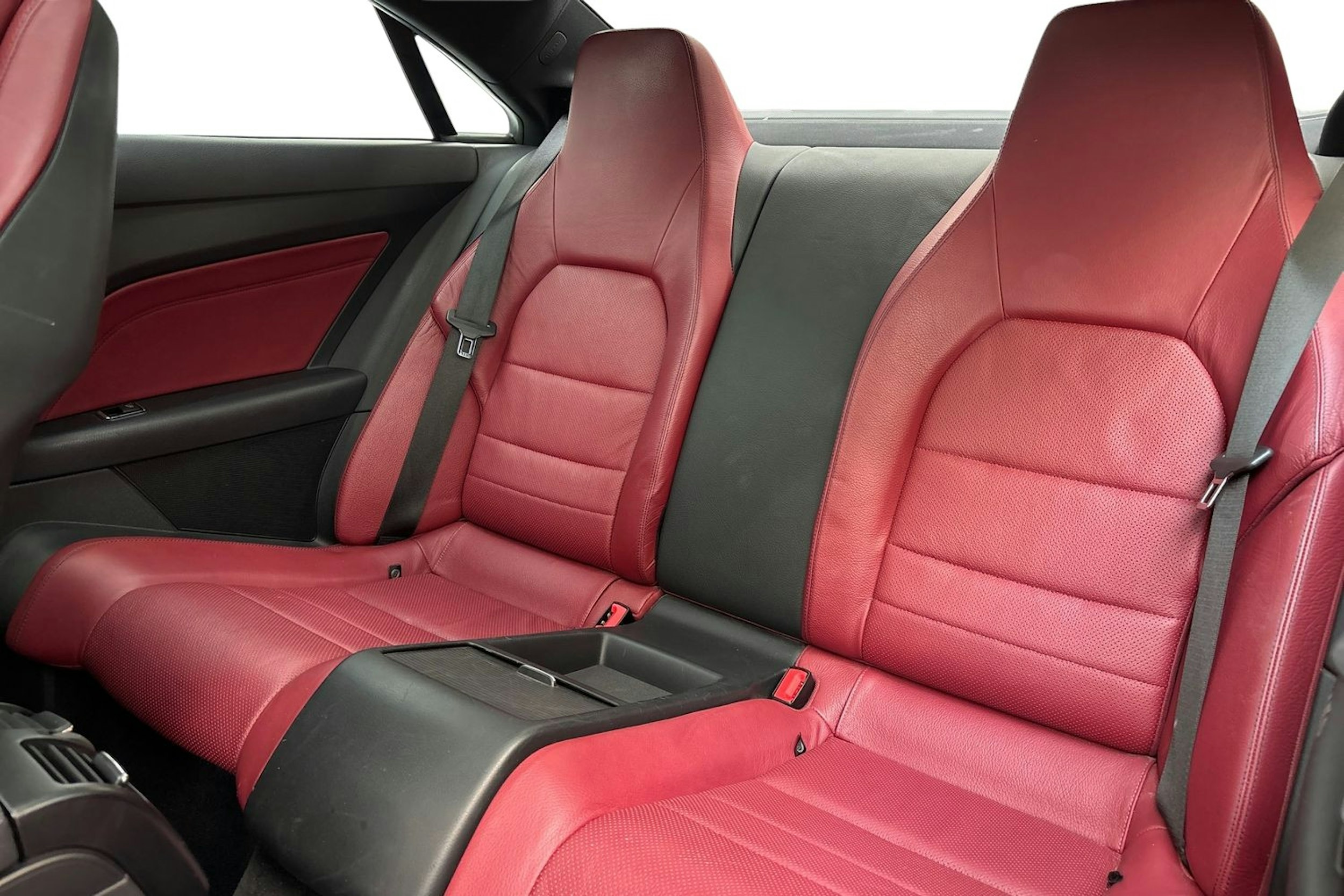 valkoinen Mercedes-Benz E 2015 kuva 10.