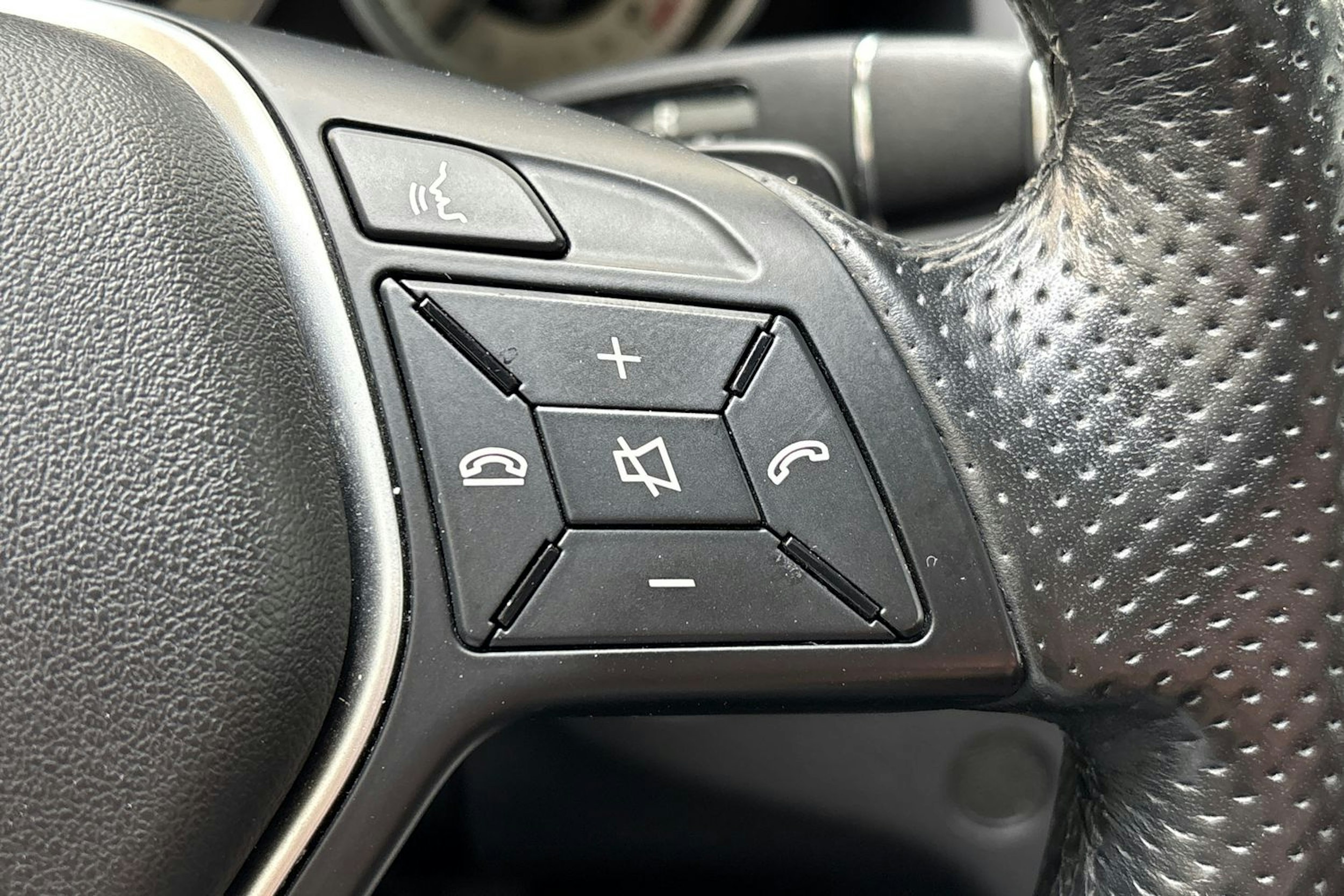 valkoinen Mercedes-Benz E 2015 kuva 20.