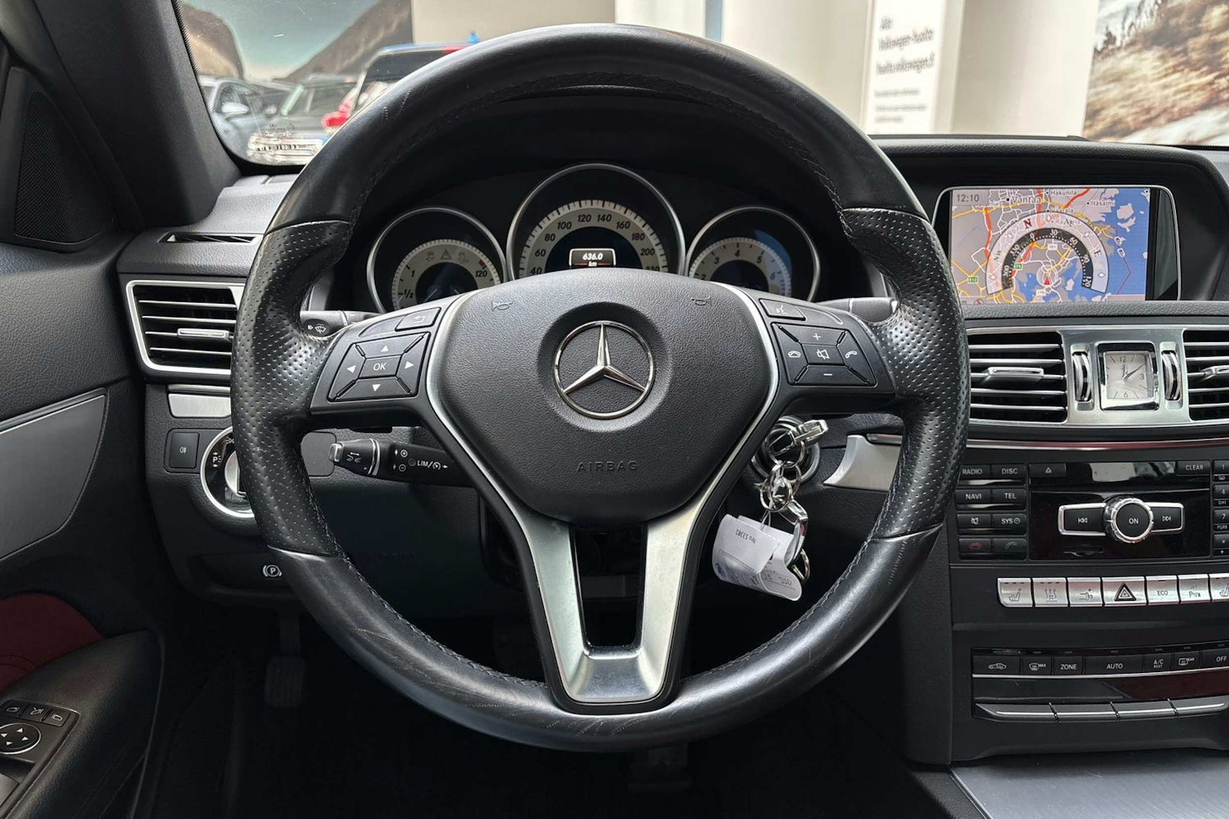 valkoinen Mercedes-Benz E 2015 kuva 23.