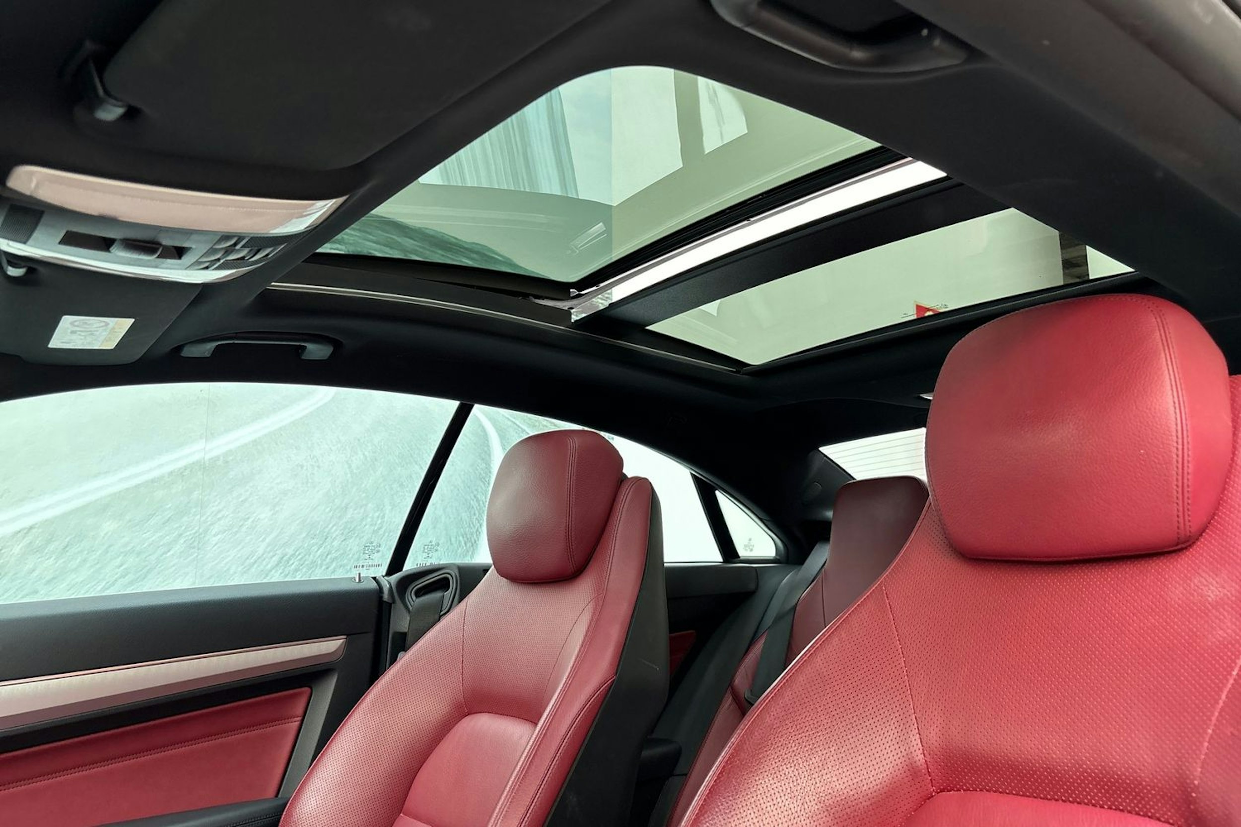 valkoinen Mercedes-Benz E 2015 kuva 34.
