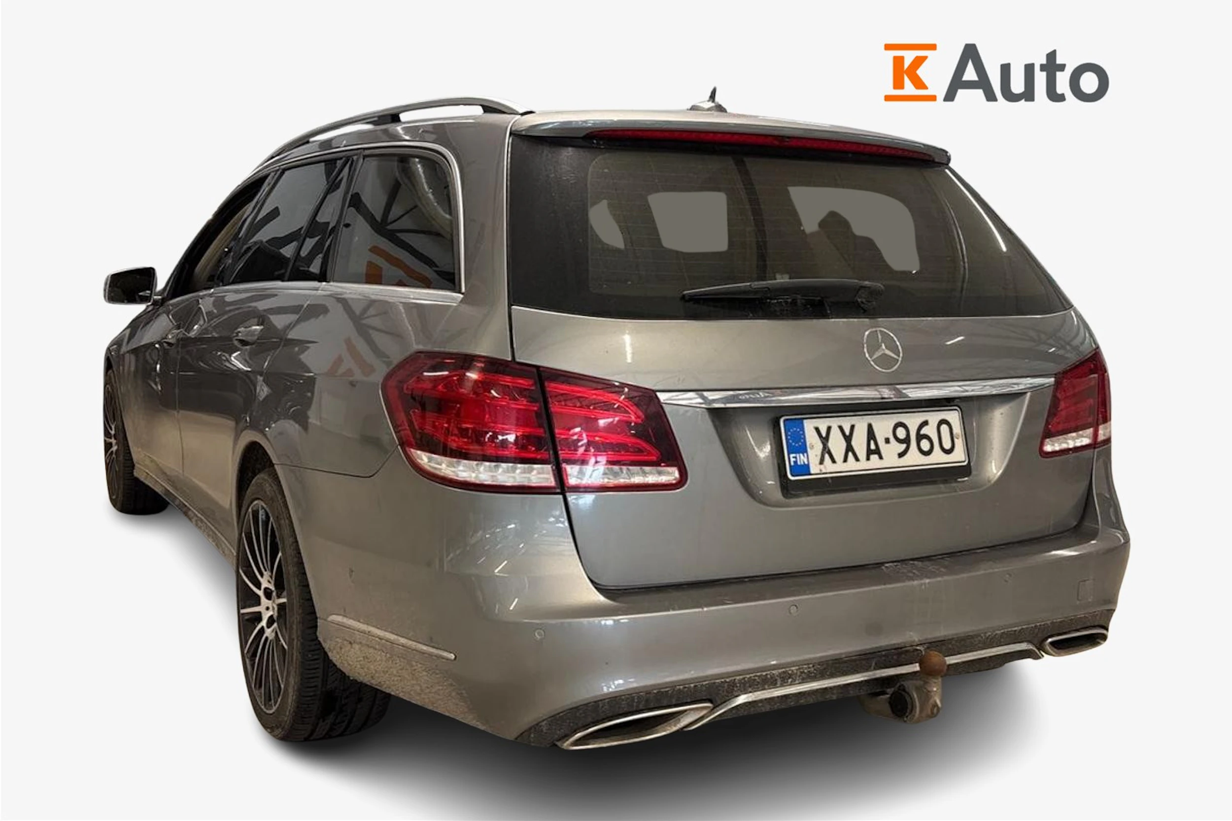 harmaa Mercedes-Benz E 2015 kuva 2.
