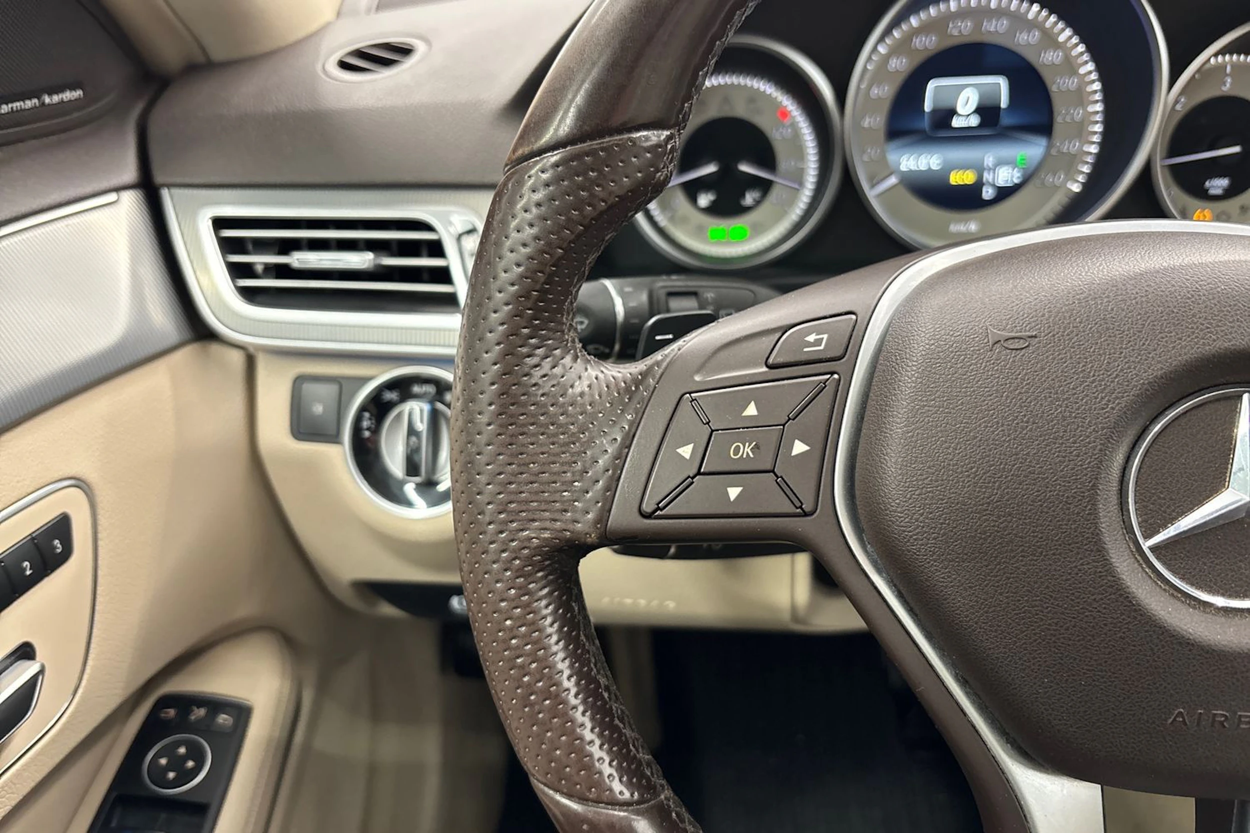 harmaa Mercedes-Benz E 2015 kuva 12.